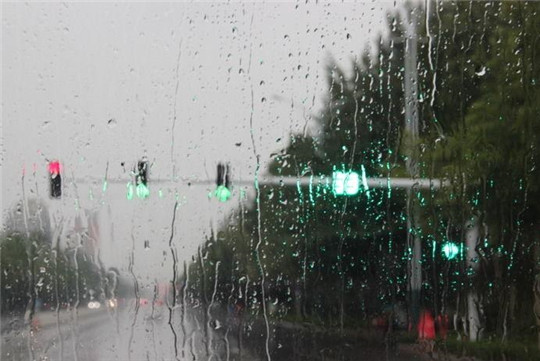 華全發電機組下雨天發貨